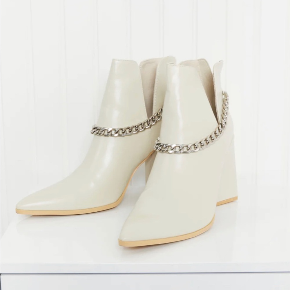 👢 like new pointed bootie 👢